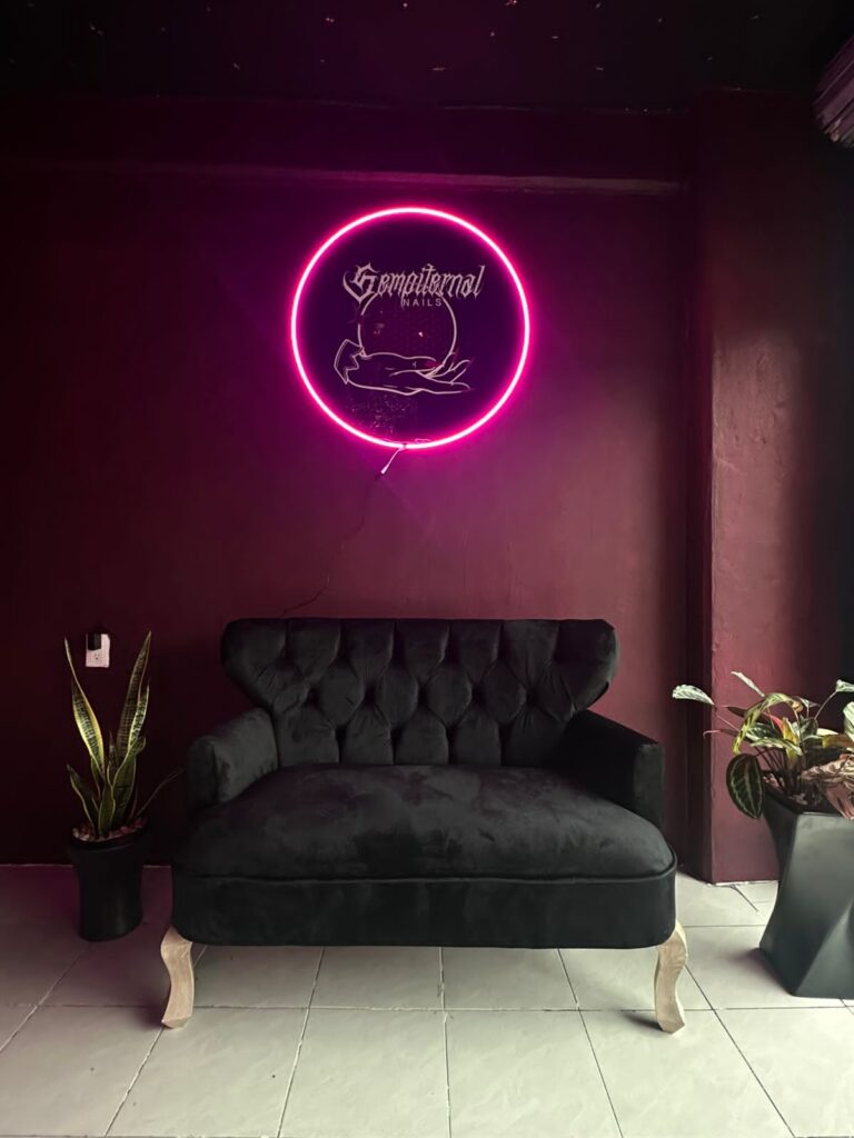 logotipo neon
